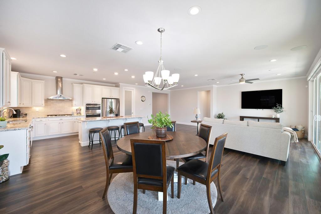 Detail Gallery Image 9 of 43 For 10309 Tempo Way, Elk Grove,  CA 95757 - 4 Beds | 3/1 Baths
