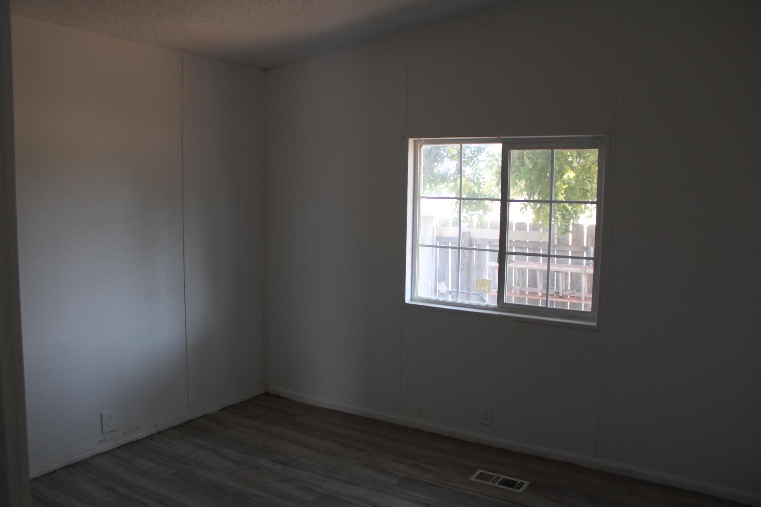 Detail Gallery Image 11 of 28 For 2615 Wyandotte Ave, Oroville,  CA 95966 - 3 Beds | 2 Baths