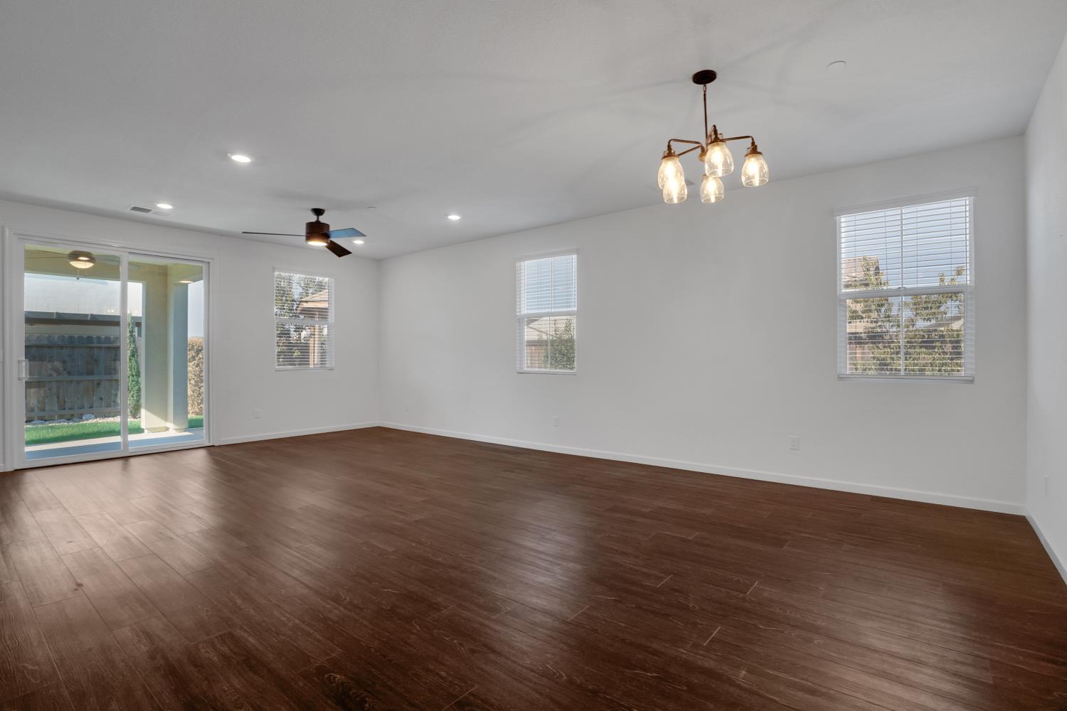 Detail Gallery Image 14 of 25 For 841 Stawell Dr, Patterson,  CA 95363 - 4 Beds | 2 Baths