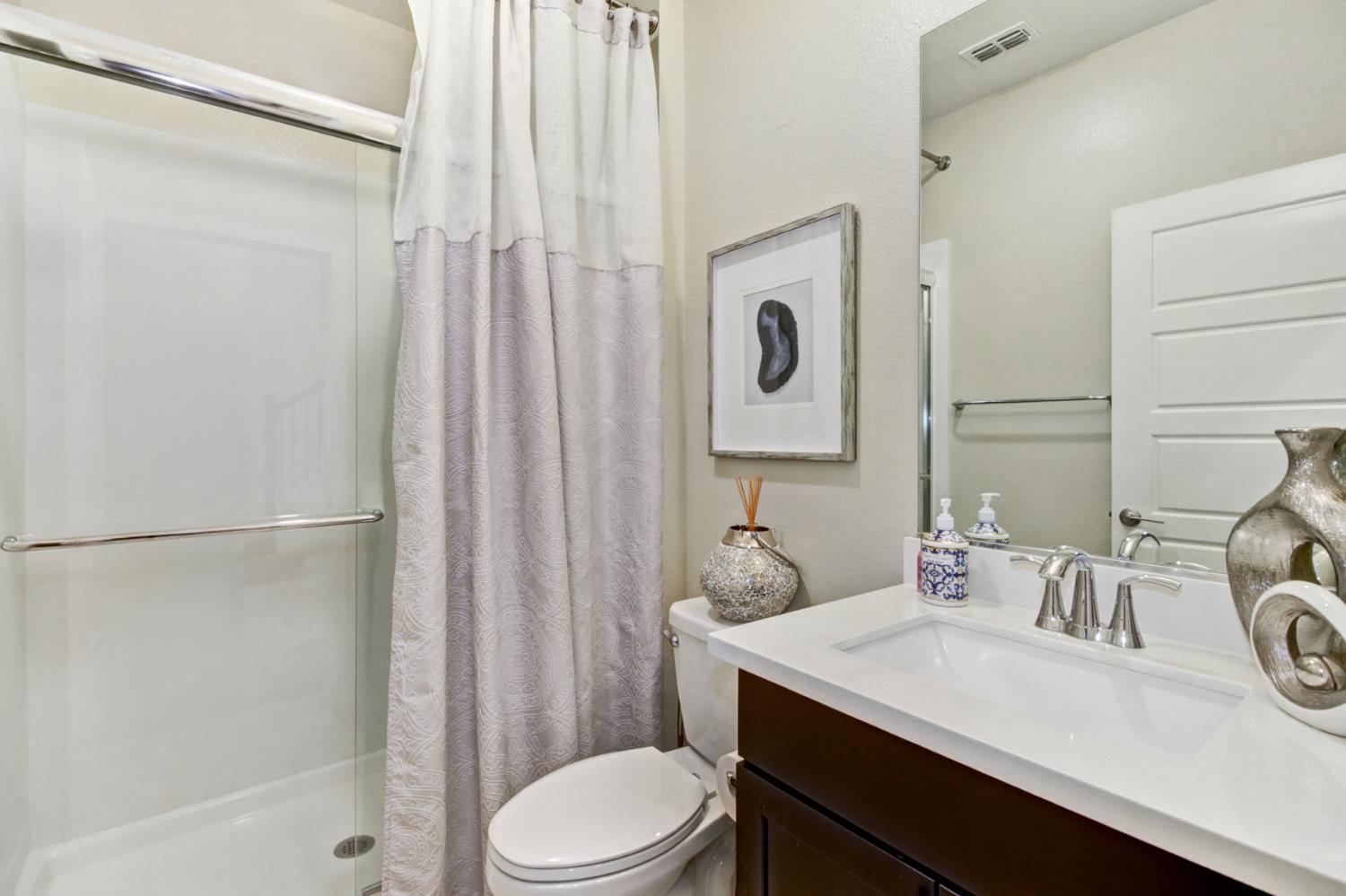 Detail Gallery Image 51 of 88 For 9940 Lorae Way, Elk Grove,  CA 95624 - 4 Beds | 3 Baths