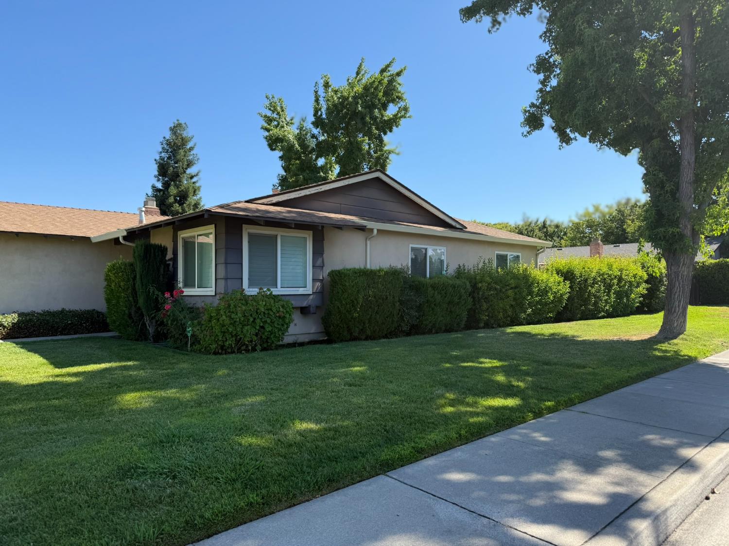 Detail Gallery Image 2 of 27 For 4000 Blue Bird Dr, Modesto,  CA 95356 - 3 Beds | 2 Baths