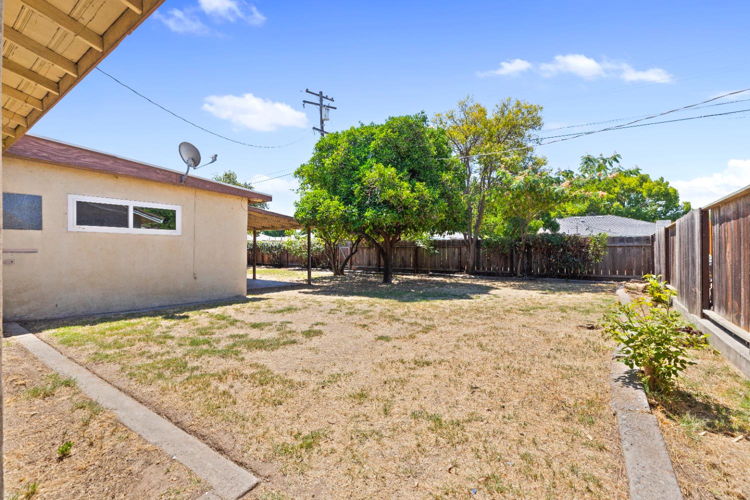 Detail Gallery Image 25 of 34 For 1418 Cypress Ave, Modesto,  CA 95350 - 3 Beds | 2 Baths