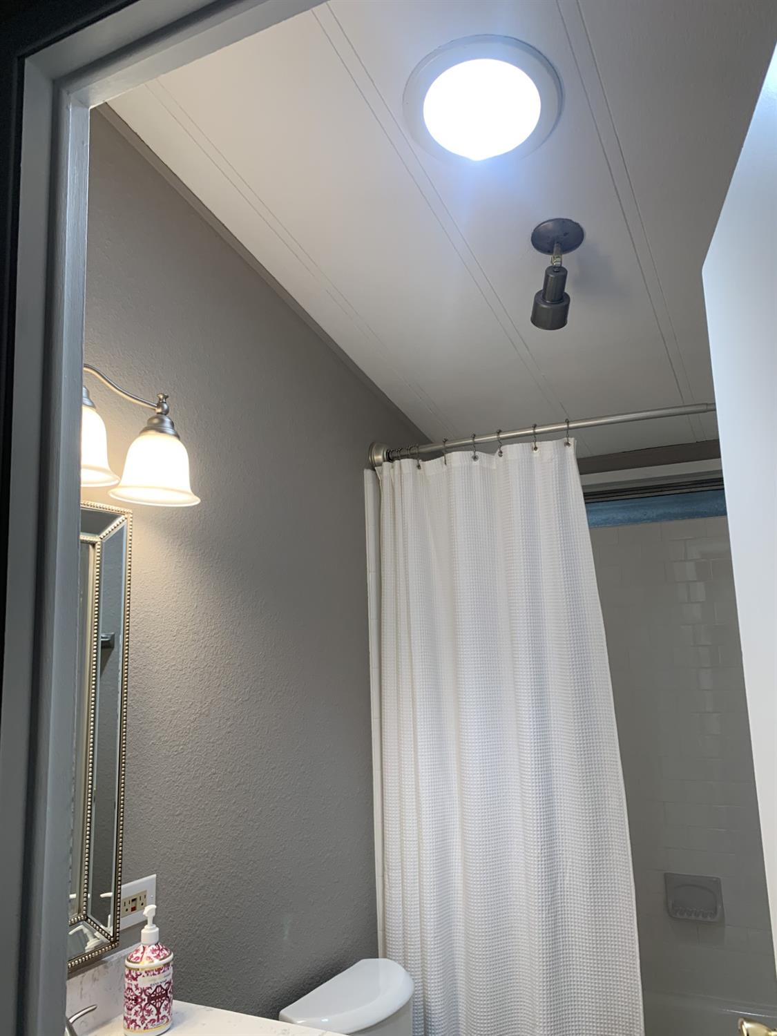 Detail Gallery Image 49 of 54 For 4901 Gardendell Rd, Sacramento,  CA 95834 - 2 Beds | 2 Baths