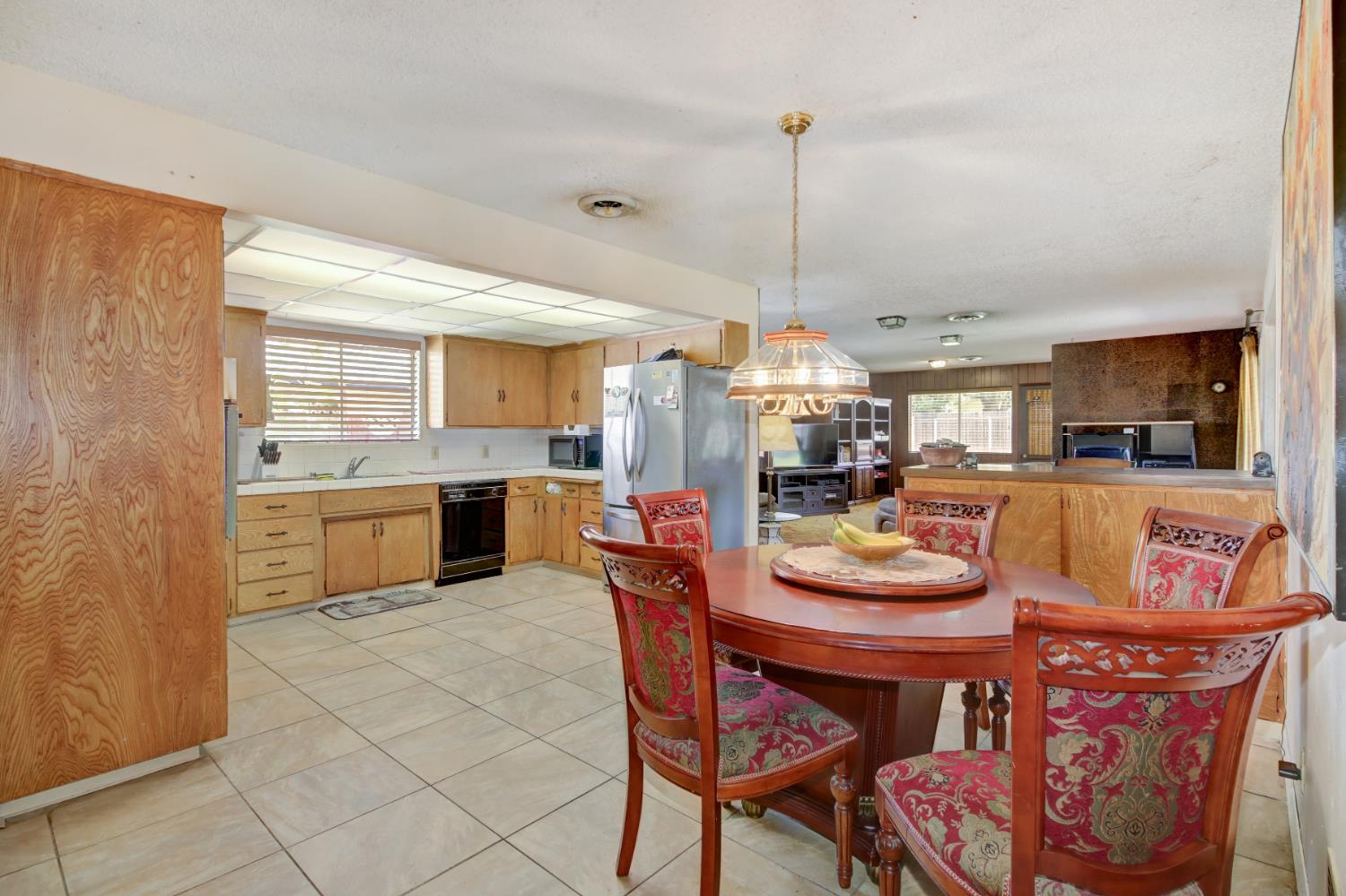 Detail Gallery Image 11 of 38 For 3845 Lynwood Way, Sacramento,  CA 95864 - 3 Beds | 3 Baths