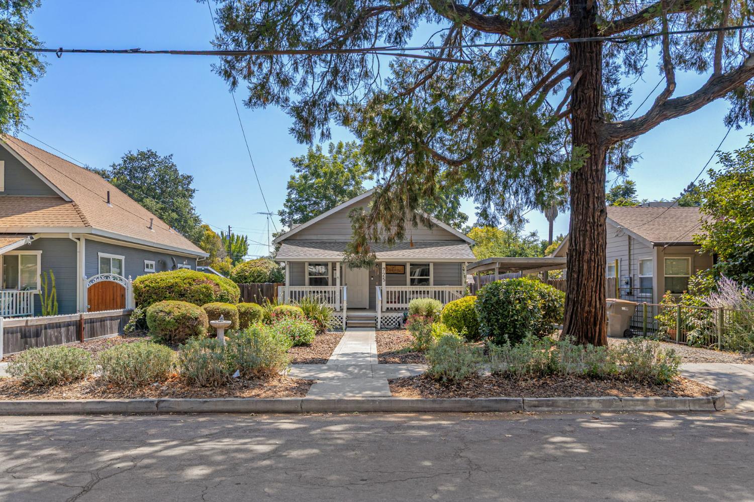 Detail Gallery Image 3 of 37 For 725 4th St, Woodland,  CA 95695 - 3 Beds | 1 Baths