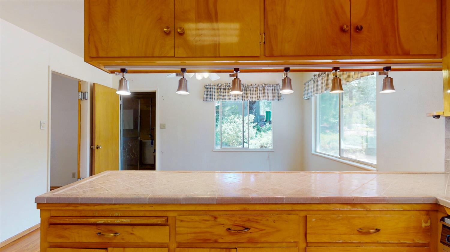 Detail Gallery Image 14 of 43 For 15604 Ridge Estates Rd, Nevada City,  CA 95959 - 2 Beds | 1/1 Baths