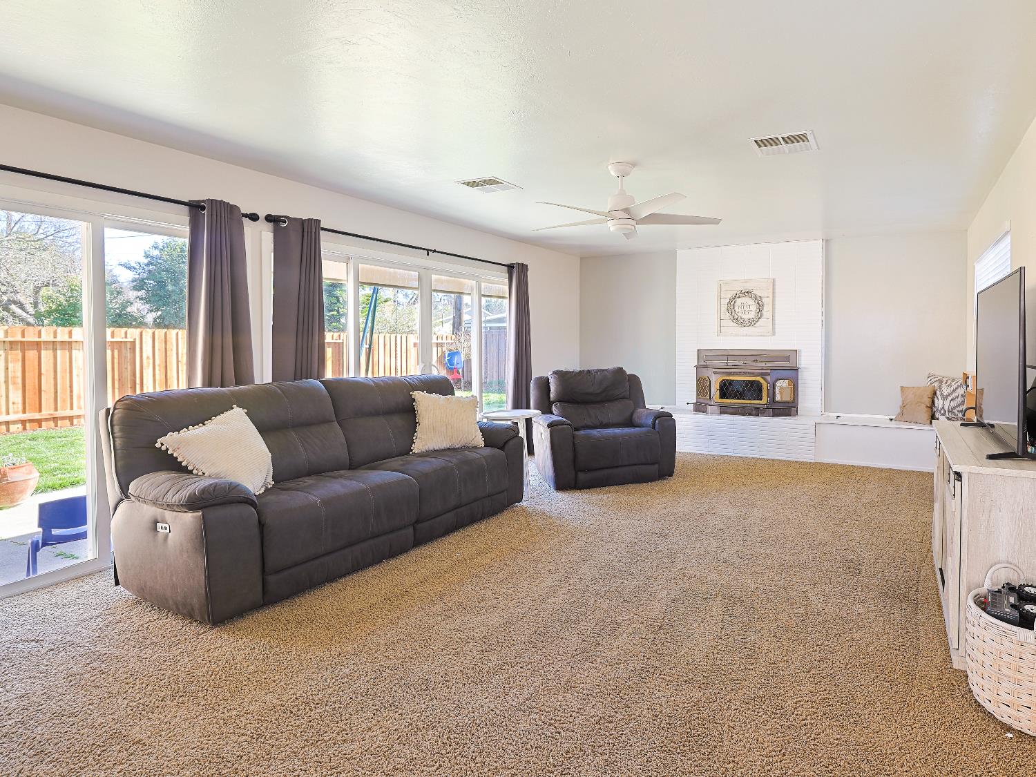 Detail Gallery Image 17 of 45 For 18 W Clanton Ave, Woodland,  CA 95695 - 3 Beds | 2 Baths