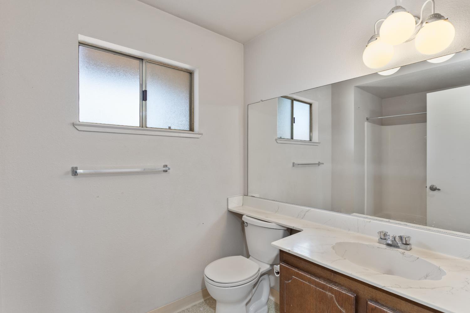 Detail Gallery Image 13 of 26 For 9251 Carla Way, Sacramento,  CA 95826 - 4 Beds | 2/1 Baths