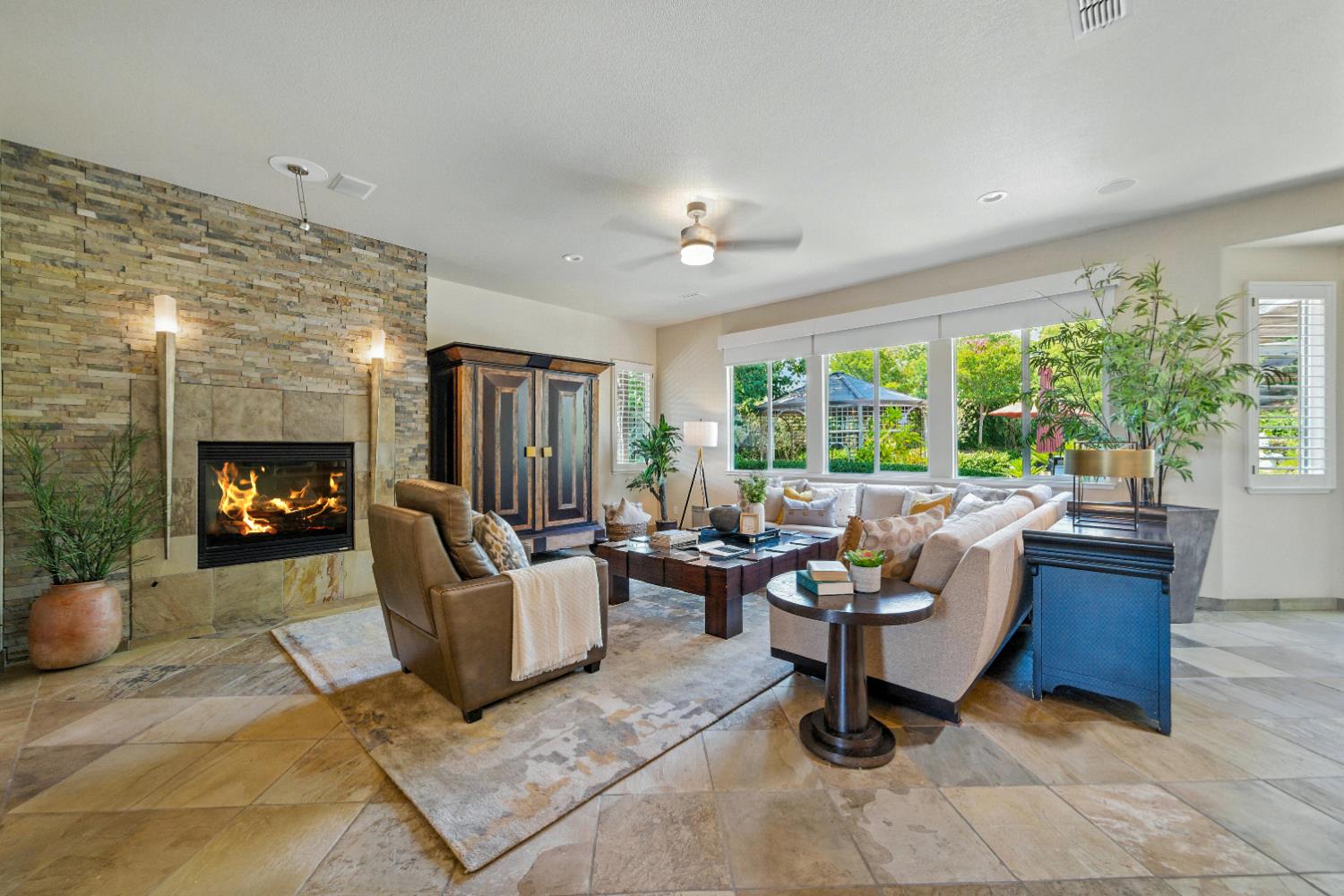 Detail Gallery Image 9 of 78 For 3001 Grasmere Cir, Roseville,  CA 95661 - 2 Beds | 2 Baths