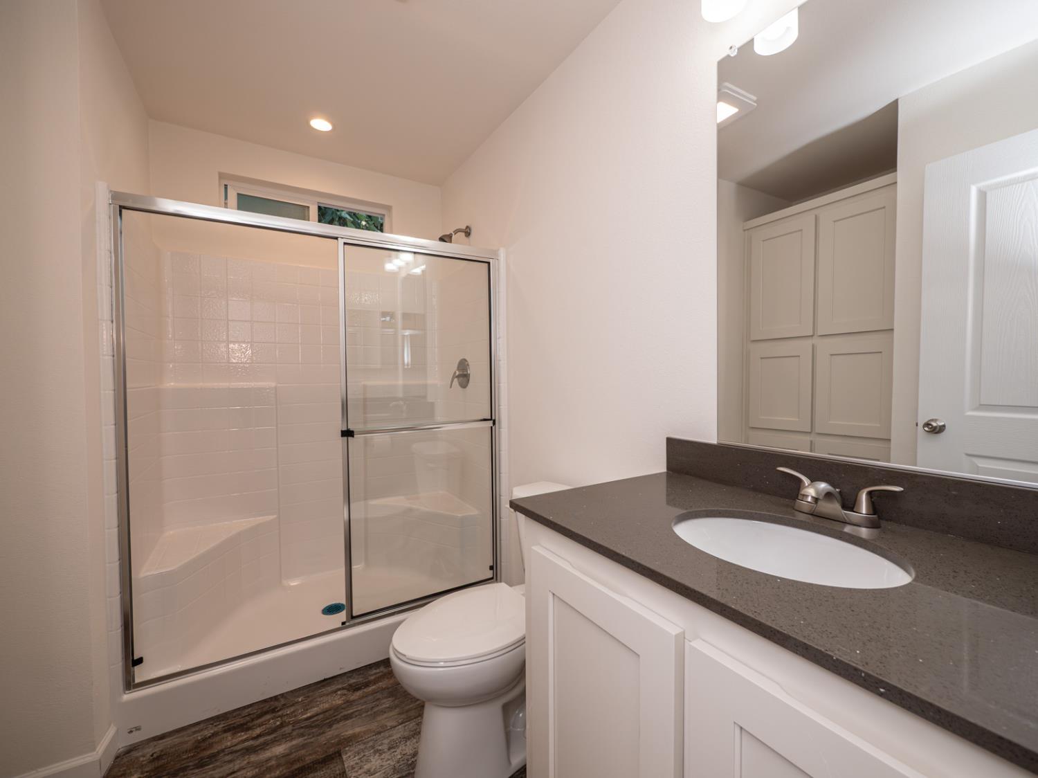 Detail Gallery Image 8 of 23 For 10711 Sherman Grove Ave 26, Sunland,  CA 91040 - 2 Beds | 2 Baths