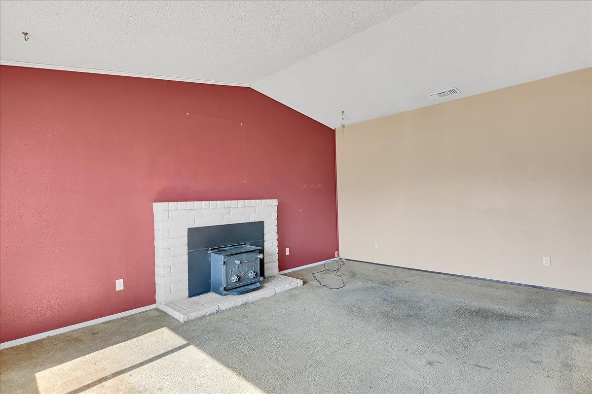 Detail Gallery Image 4 of 22 For 1450 Whyler Rd #39,  Yuba City,  CA 95993 - 3 Beds | 2 Baths