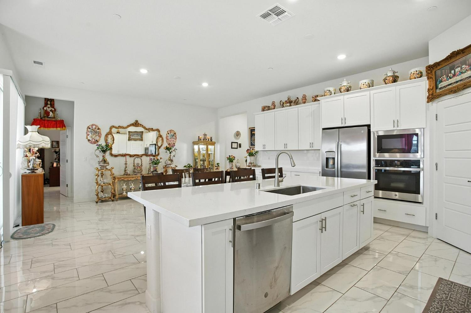 Detail Gallery Image 10 of 36 For 3742 Haymaker Way, Sacramento,  CA 95835 - 3 Beds | 2 Baths