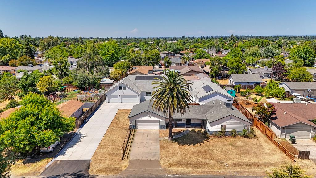 Detail Gallery Image 1 of 35 For 9431 Erwin Ave, Orangevale,  CA 95662 - 3 Beds | 2 Baths