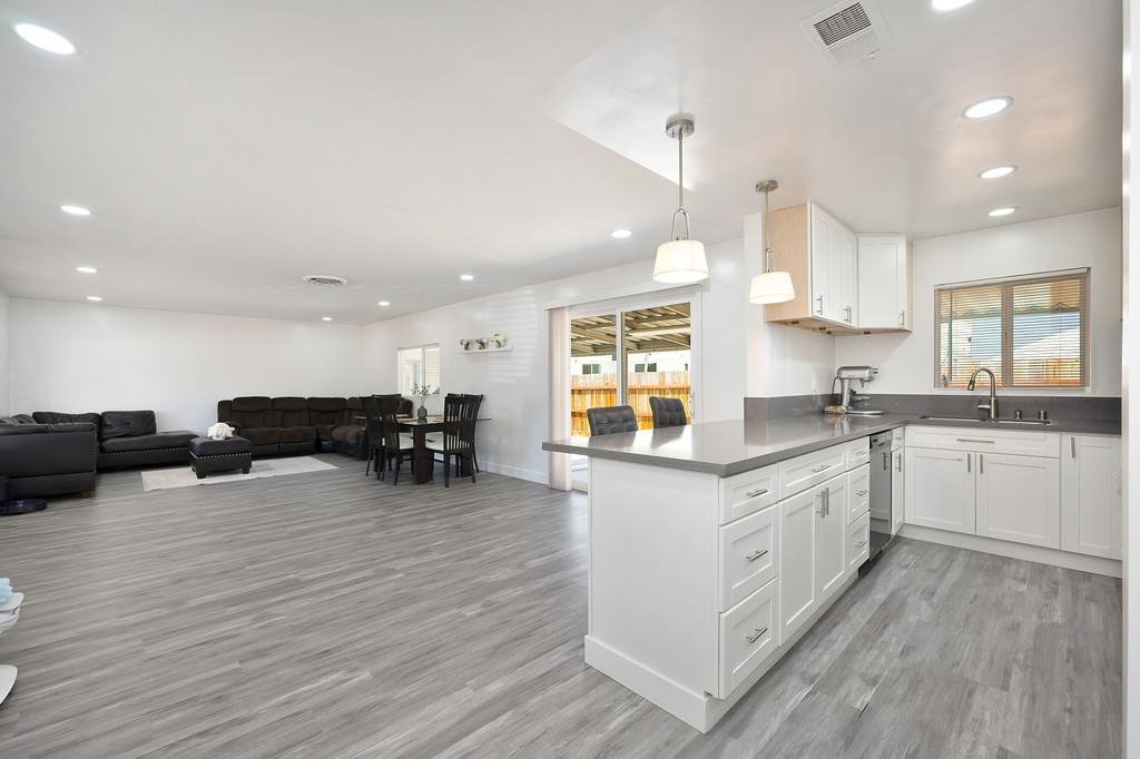 Detail Gallery Image 18 of 35 For 9431 Erwin Ave, Orangevale,  CA 95662 - 3 Beds | 2 Baths