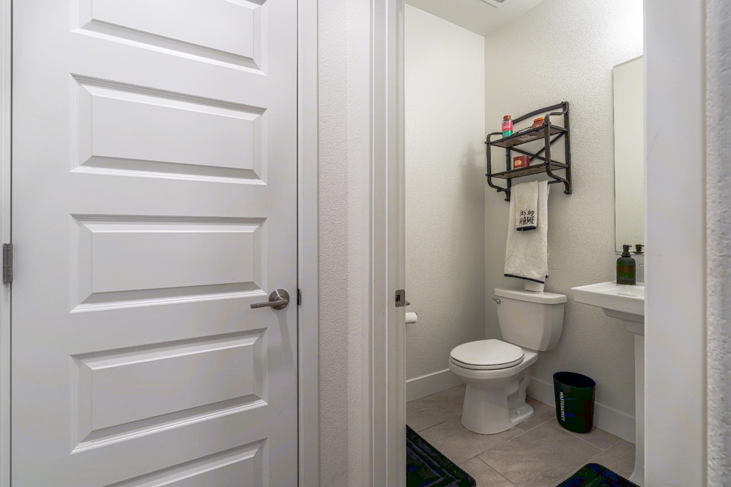 Detail Gallery Image 16 of 53 For 10448 Oboe Way, Elk Grove,  CA 95757 - 3 Beds | 2/1 Baths