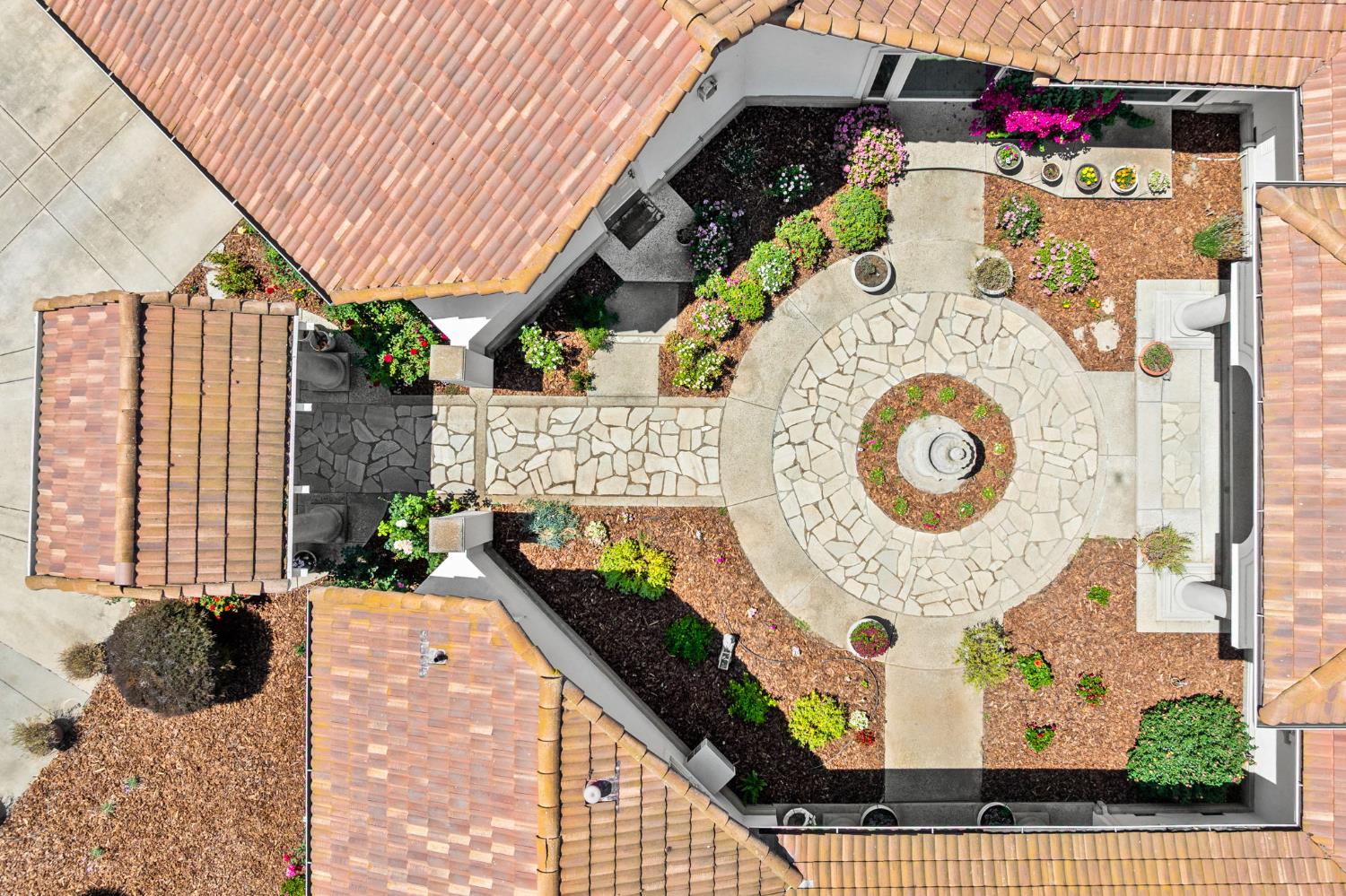 Detail Gallery Image 4 of 51 For 11255 Green Rd, Wilton,  CA 95693 - 4 Beds | 3/1 Baths