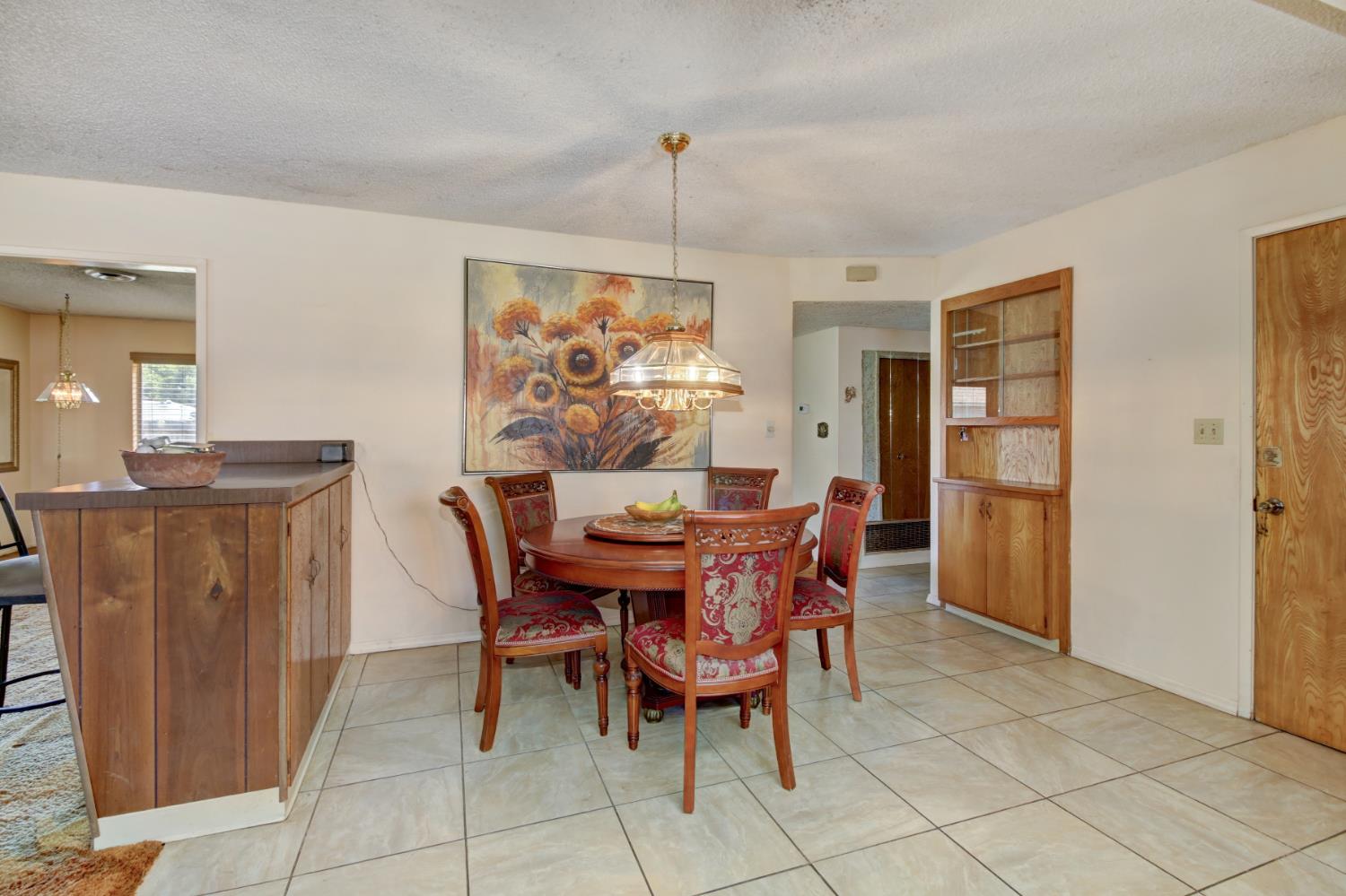 Detail Gallery Image 9 of 38 For 3845 Lynwood Way, Sacramento,  CA 95864 - 3 Beds | 3 Baths