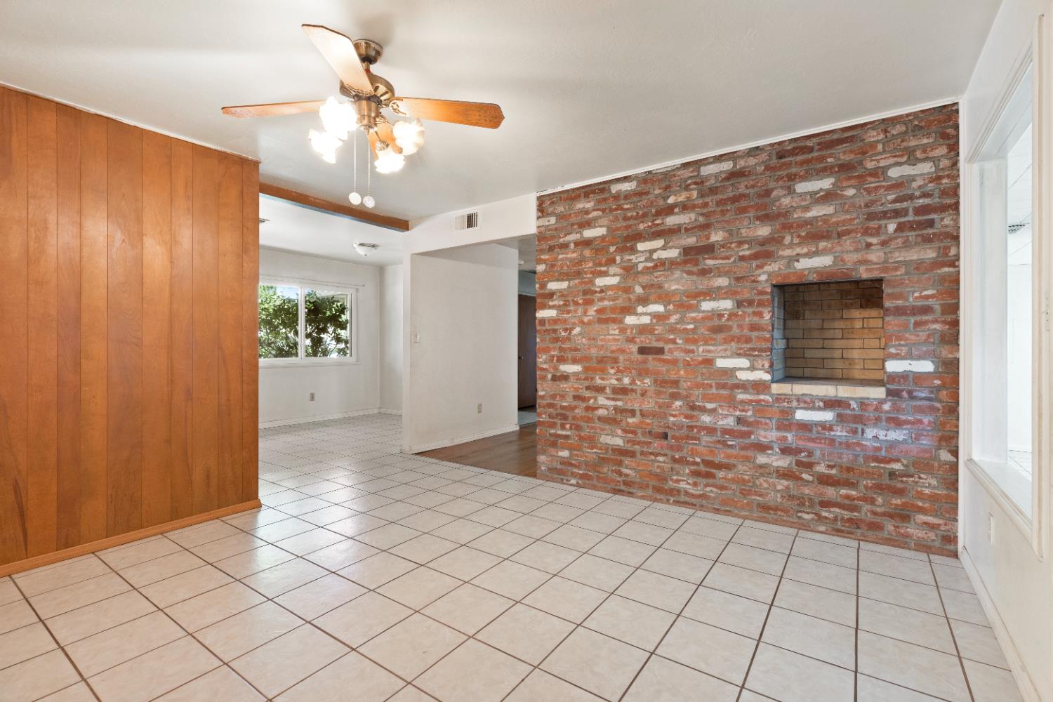 Detail Gallery Image 9 of 34 For 1418 Cypress Ave, Modesto,  CA 95350 - 3 Beds | 2 Baths