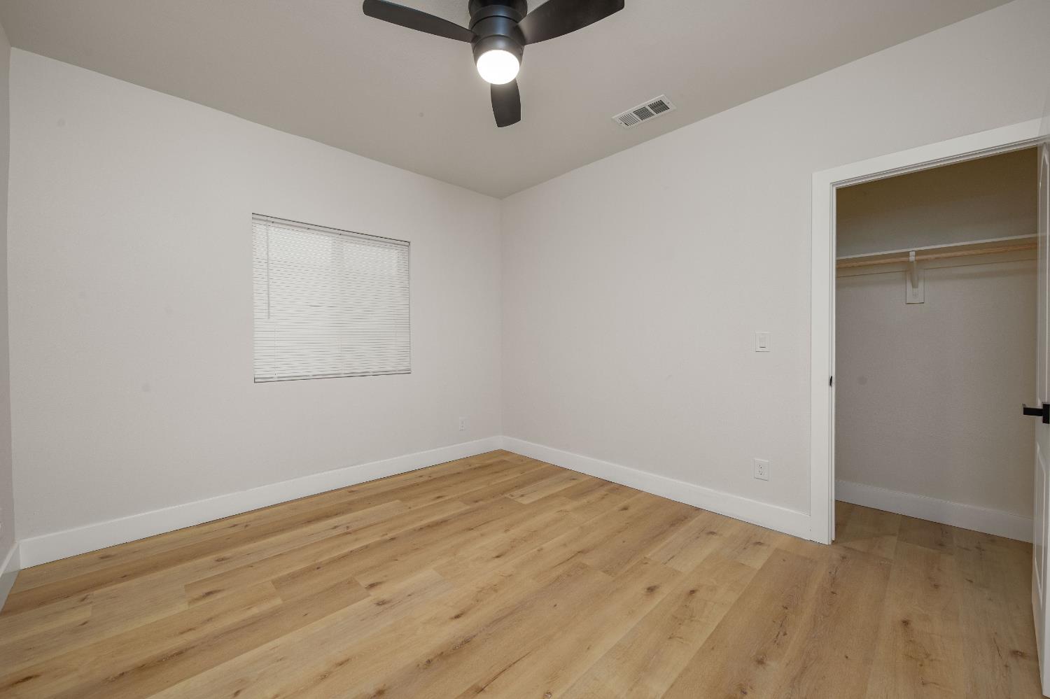 Detail Gallery Image 26 of 38 For 644 N Airport Way, Stockton,  CA 95205 - 3 Beds | 2 Baths