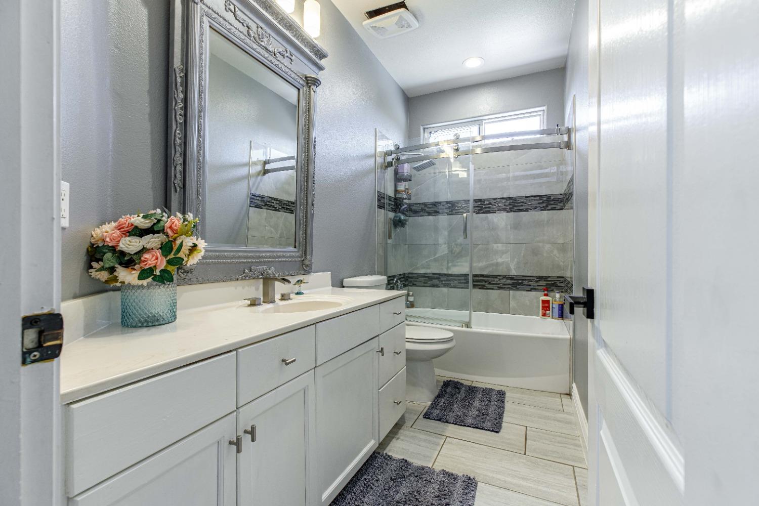Detail Gallery Image 19 of 46 For 4600 via Terreno, Modesto,  CA 95357 - 4 Beds | 2/1 Baths