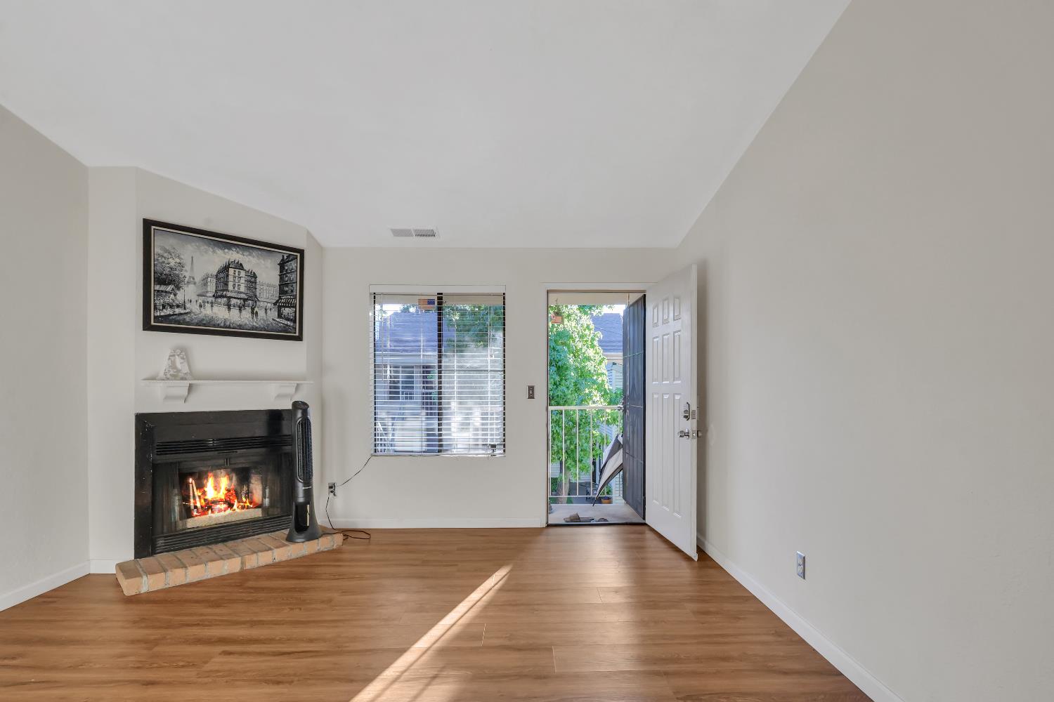 Detail Gallery Image 3 of 37 For 712 Mccoy Ct #59,  Lodi,  CA 95240 - 2 Beds | 1 Baths
