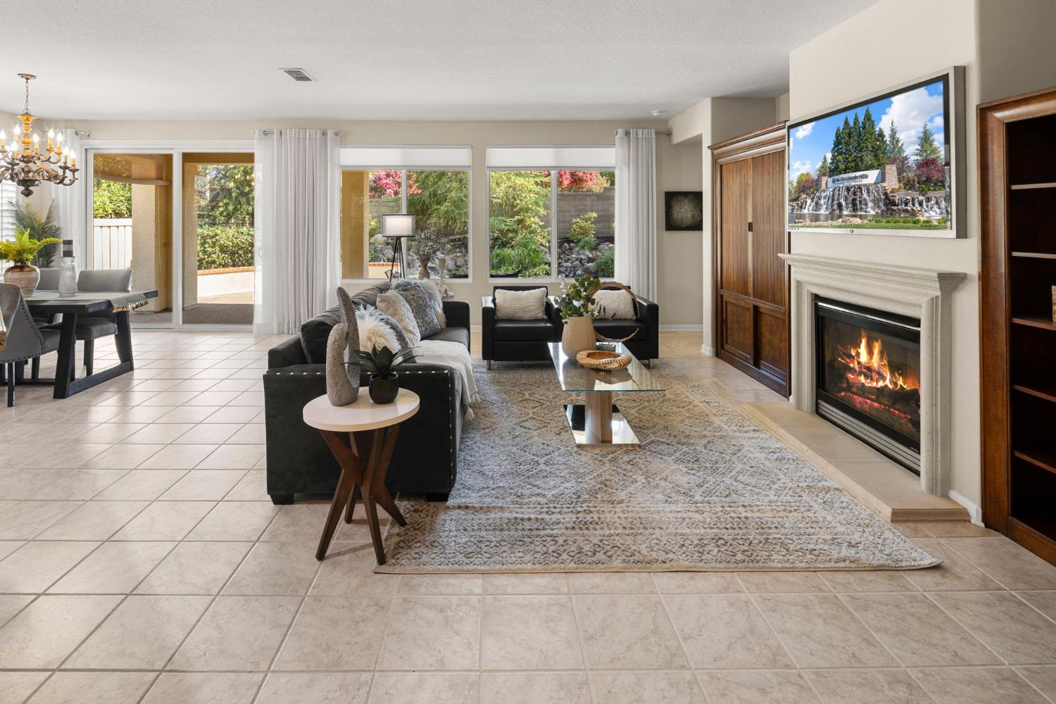 Detail Gallery Image 2 of 36 For 1960 Viola View Ct, Lincoln,  CA 95648 - 2 Beds | 2 Baths