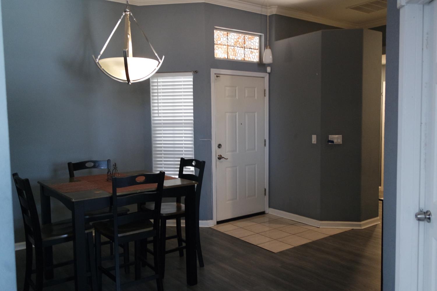 Detail Gallery Image 5 of 19 For 8745 Spruce Ridge Way, Antelope,  CA 95843 - 3 Beds | 2 Baths
