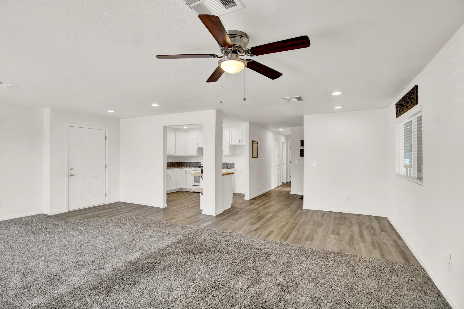 Detail Gallery Image 16 of 34 For 2307 Oakdale Rd 100, Modesto,  CA 95355 - 2 Beds | 2 Baths