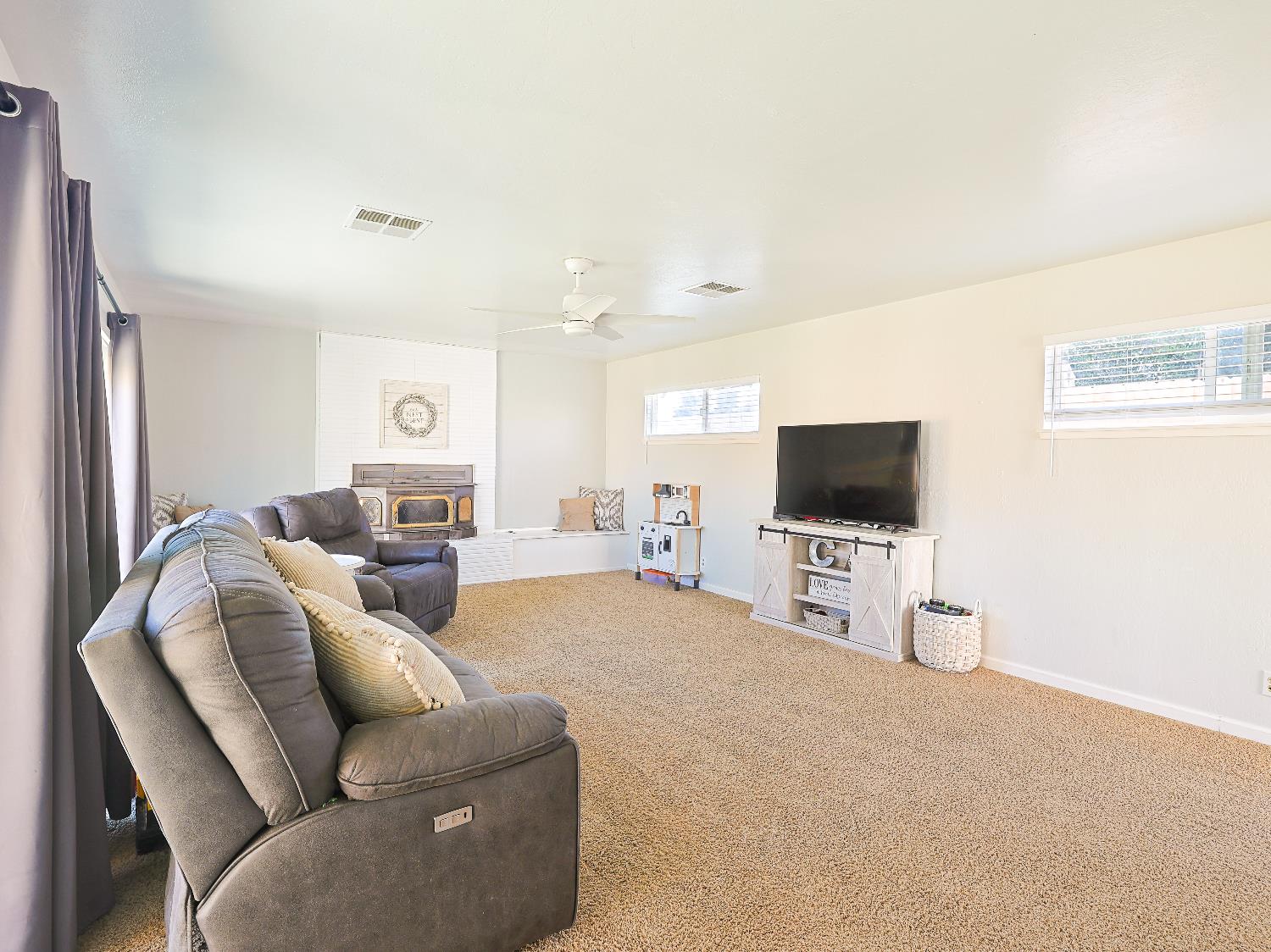 Detail Gallery Image 18 of 45 For 18 W Clanton Ave, Woodland,  CA 95695 - 3 Beds | 2 Baths