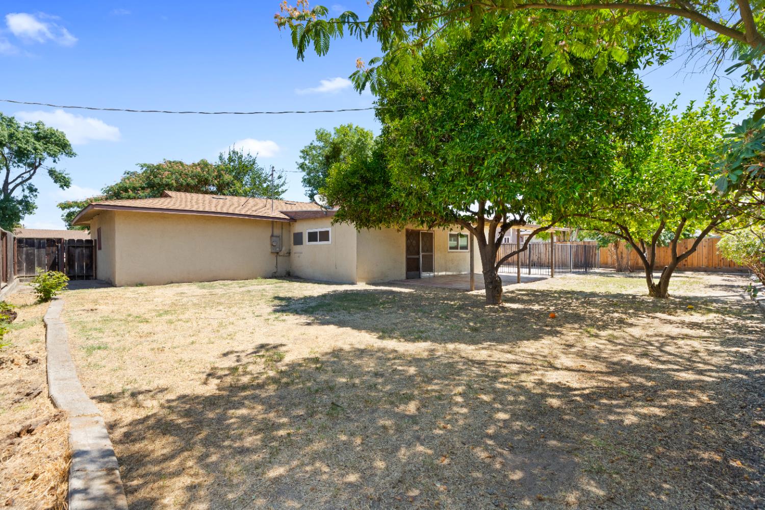 Detail Gallery Image 24 of 34 For 1418 Cypress Ave, Modesto,  CA 95350 - 3 Beds | 2 Baths