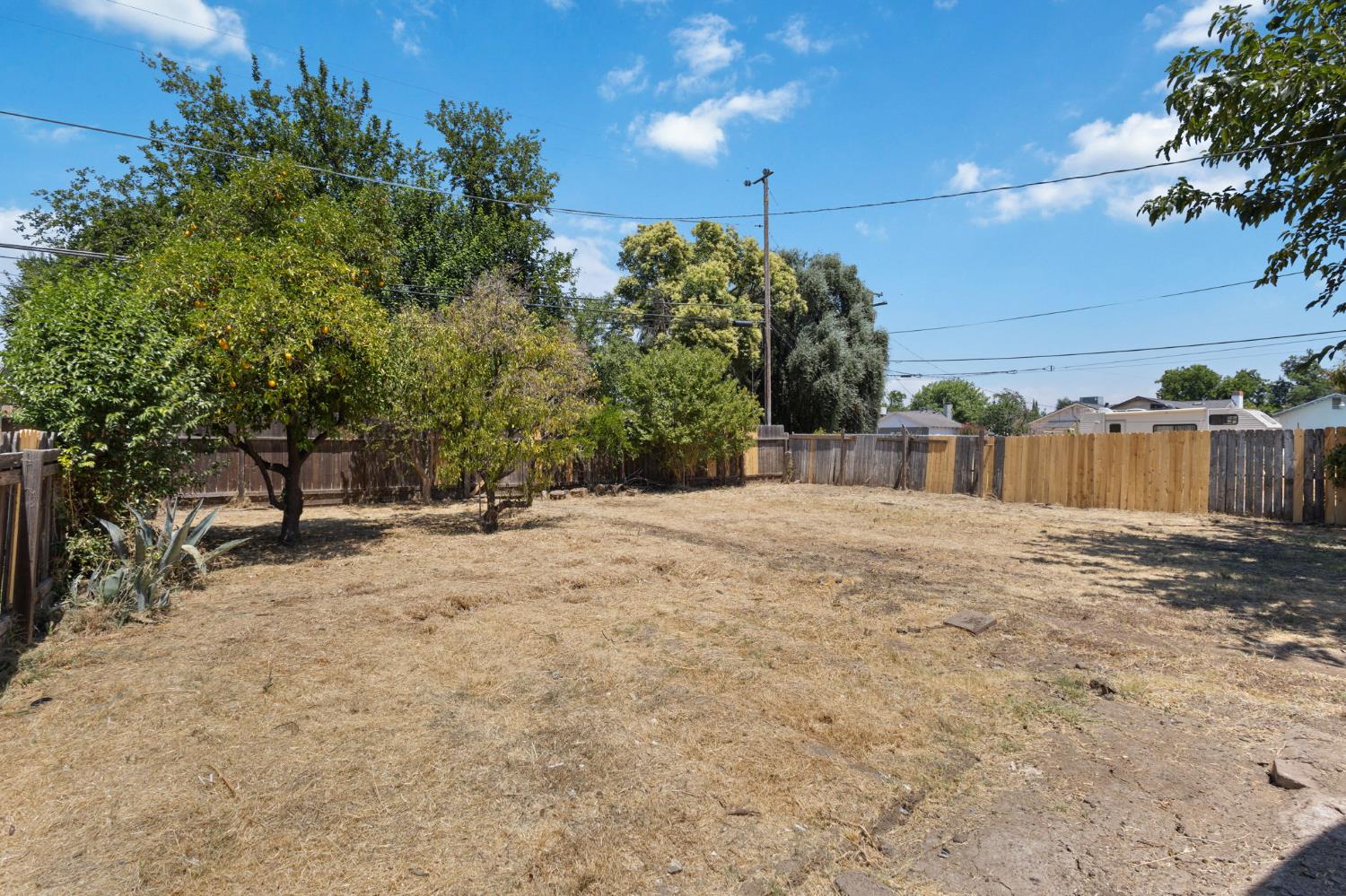 Detail Gallery Image 27 of 27 For 365 E Main St, Merced,  CA 95340 - 3 Beds | 1/1 Baths