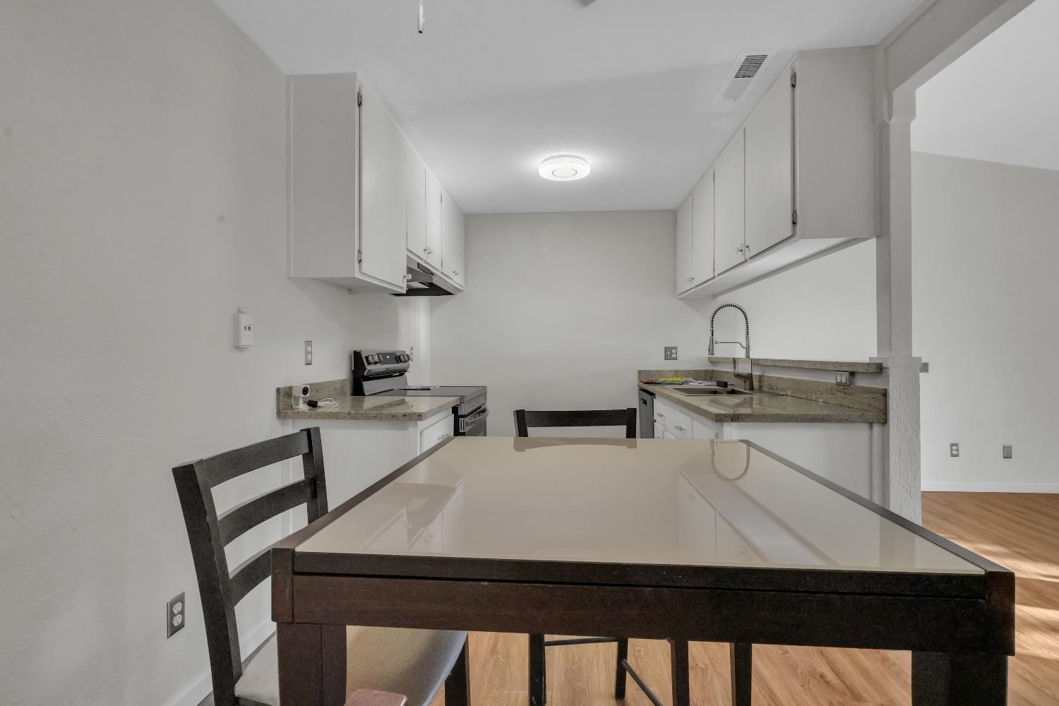 Detail Gallery Image 9 of 37 For 712 Mccoy Ct #59,  Lodi,  CA 95240 - 2 Beds | 1 Baths