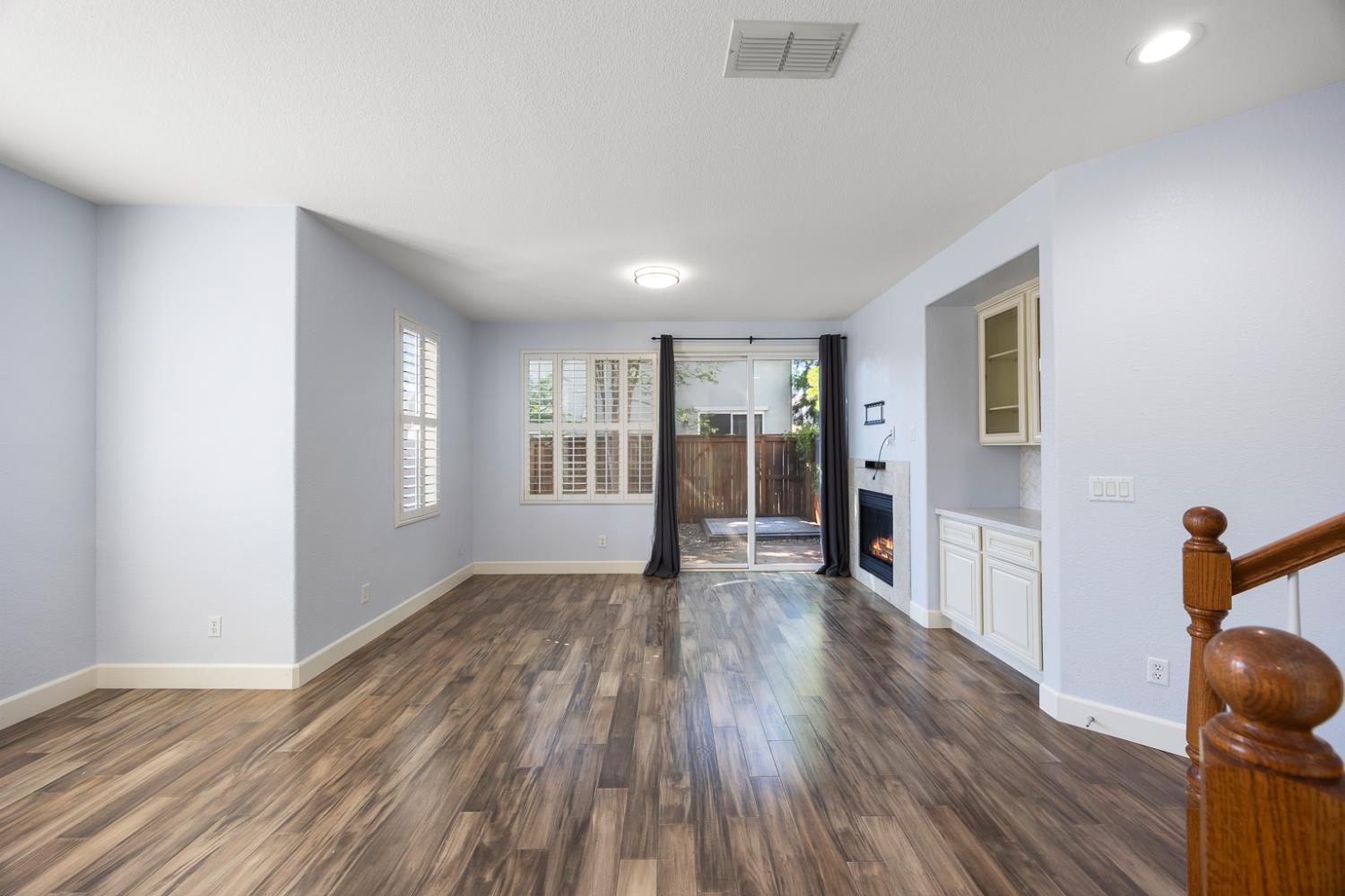 Detail Gallery Image 5 of 40 For 9205 Cortina Cir, Roseville,  CA 95678 - 3 Beds | 2/1 Baths