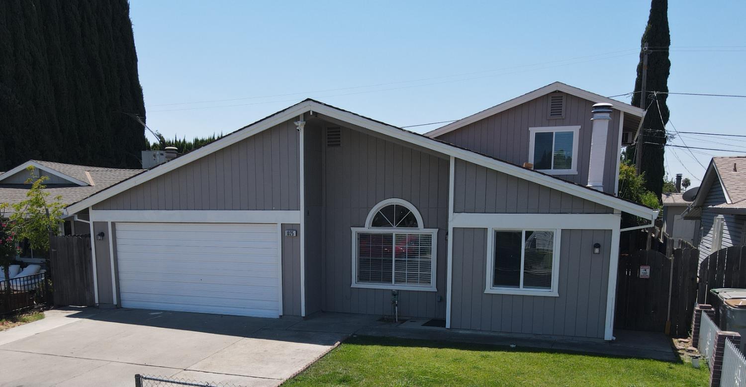 Detail Gallery Image 2 of 43 For 1025 Carrie St, West Sacramento,  CA 95605 - 3 Beds | 2 Baths