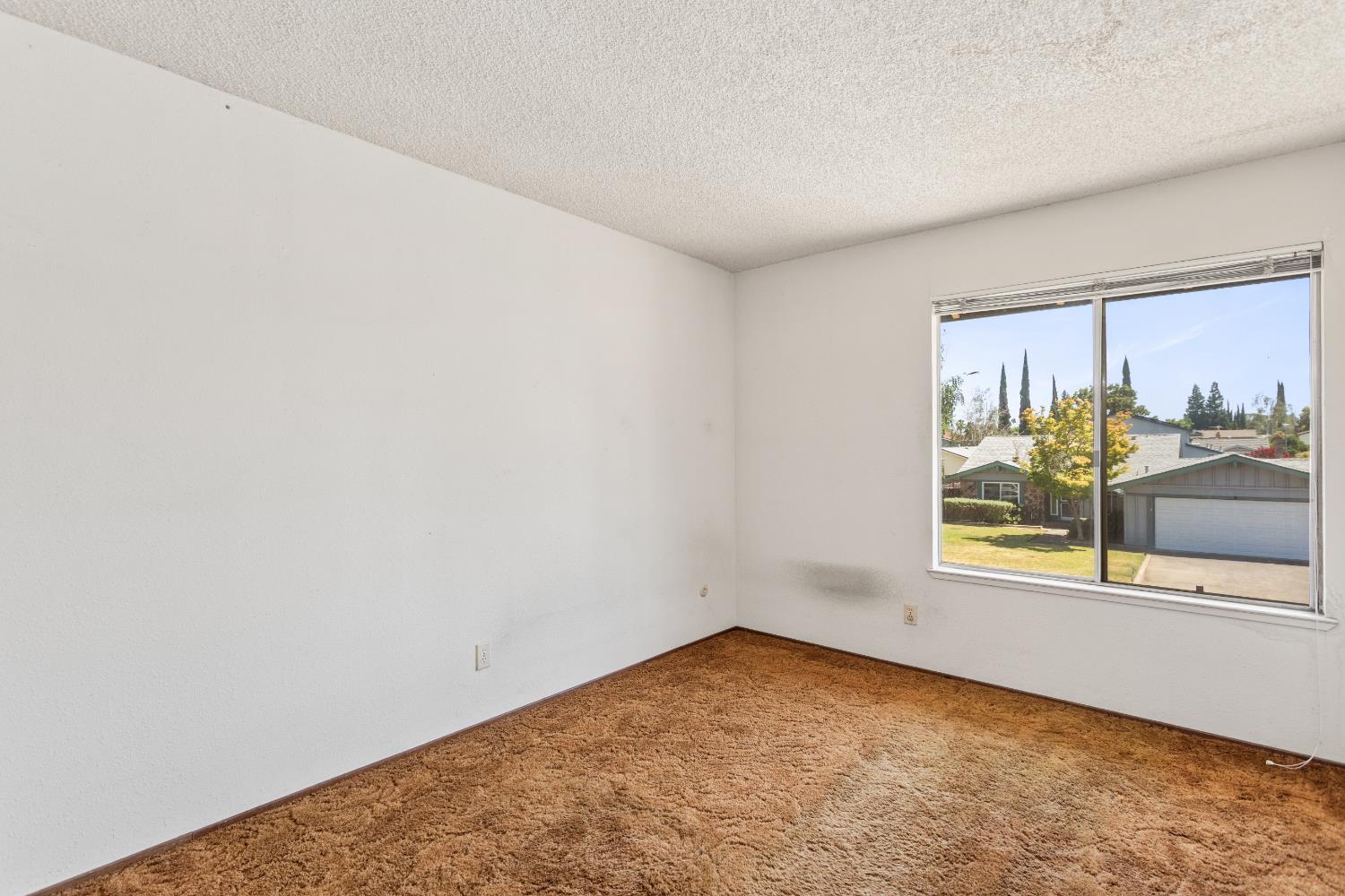 Detail Gallery Image 14 of 26 For 9251 Carla Way, Sacramento,  CA 95826 - 4 Beds | 2/1 Baths