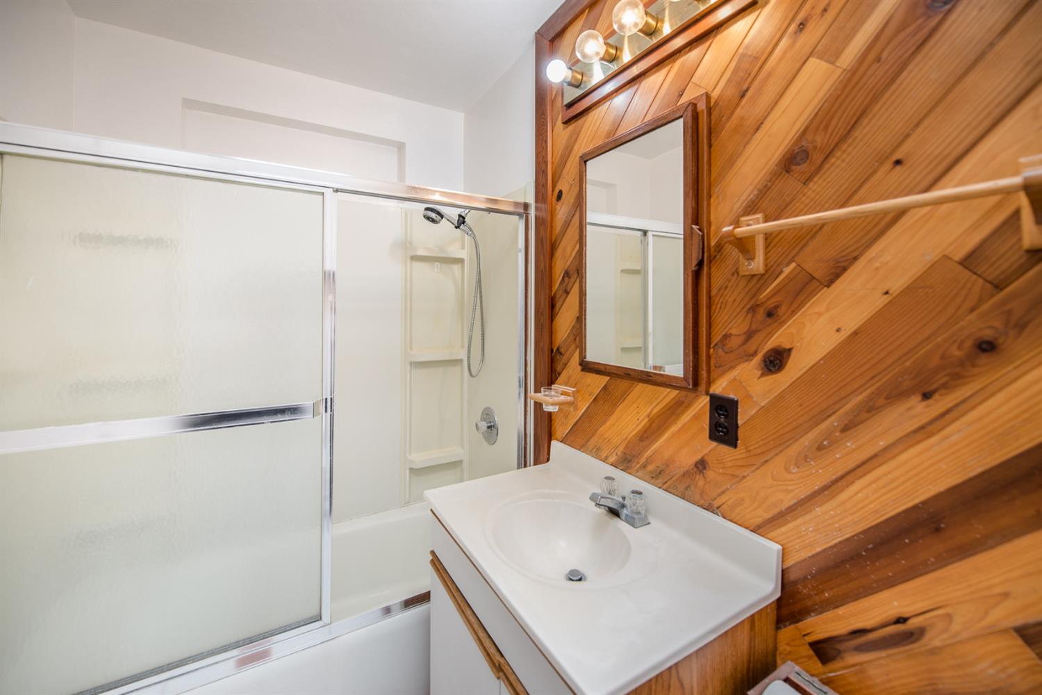 Detail Gallery Image 22 of 43 For 204 Emery St, Winters,  CA 95694 - 3 Beds | 2 Baths