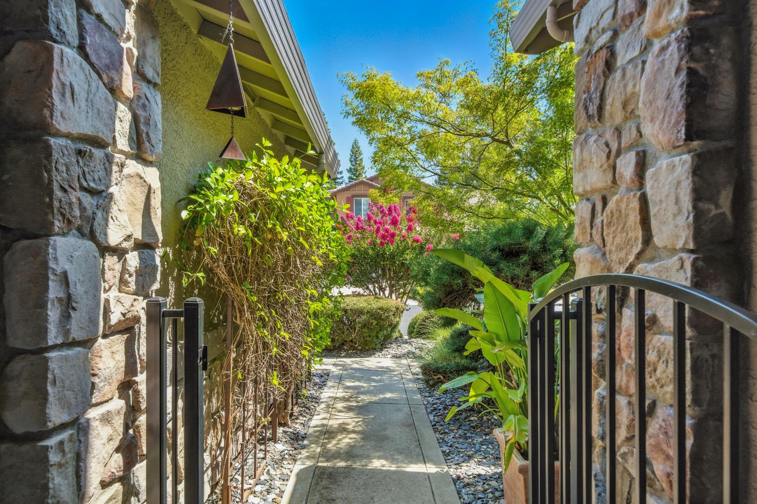 Detail Gallery Image 13 of 78 For 3001 Grasmere Cir, Roseville,  CA 95661 - 2 Beds | 2 Baths