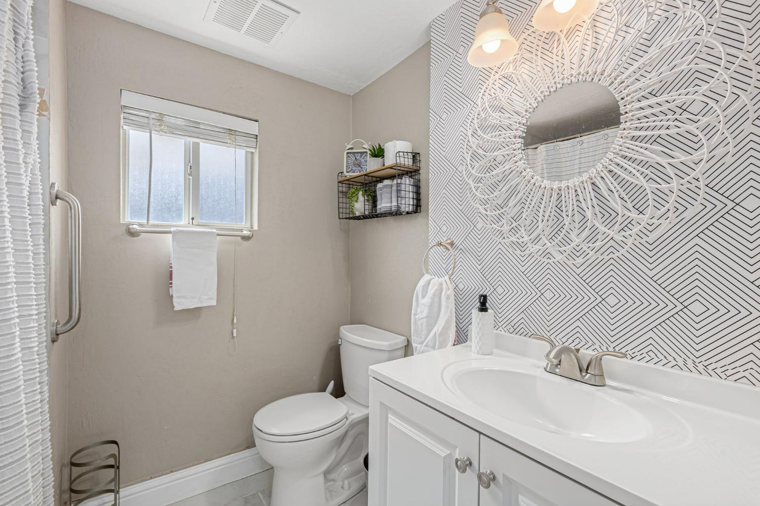 Detail Gallery Image 19 of 37 For 725 4th St, Woodland,  CA 95695 - 3 Beds | 1 Baths