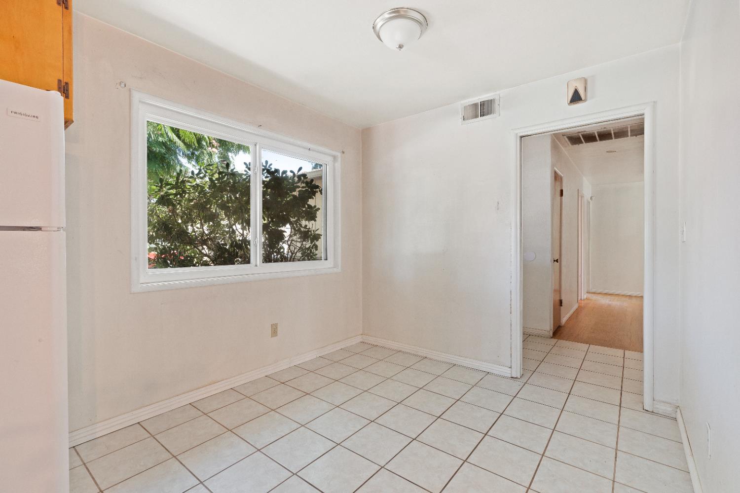 Detail Gallery Image 13 of 34 For 1418 Cypress Ave, Modesto,  CA 95350 - 3 Beds | 2 Baths