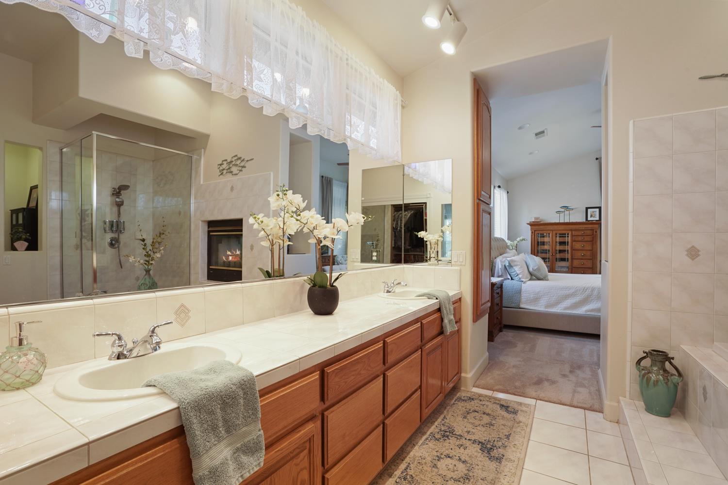 Detail Gallery Image 22 of 44 For 1109 Oak View Dr, Ione,  CA 95640 - 3 Beds | 3 Baths
