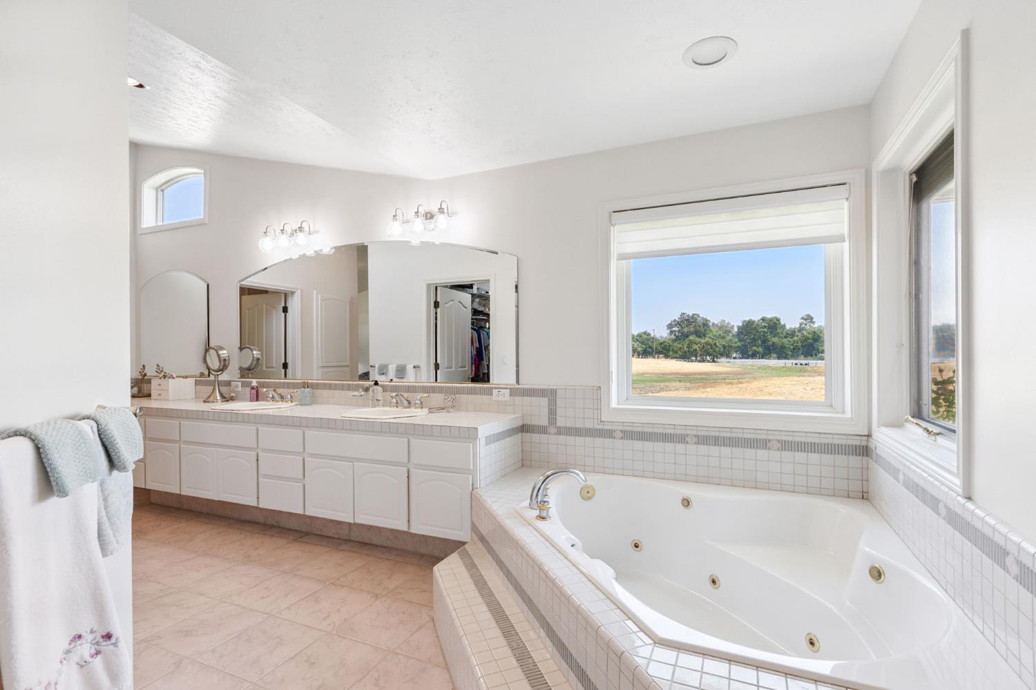 Detail Gallery Image 24 of 51 For 11255 Green Rd, Wilton,  CA 95693 - 4 Beds | 3/1 Baths
