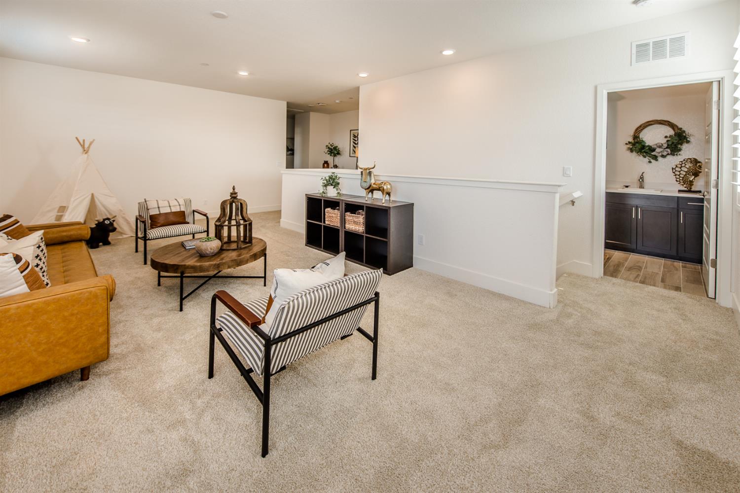 Detail Gallery Image 19 of 37 For 2751 Brookshire Cir, Woodland,  CA 95776 - 5 Beds | 3 Baths