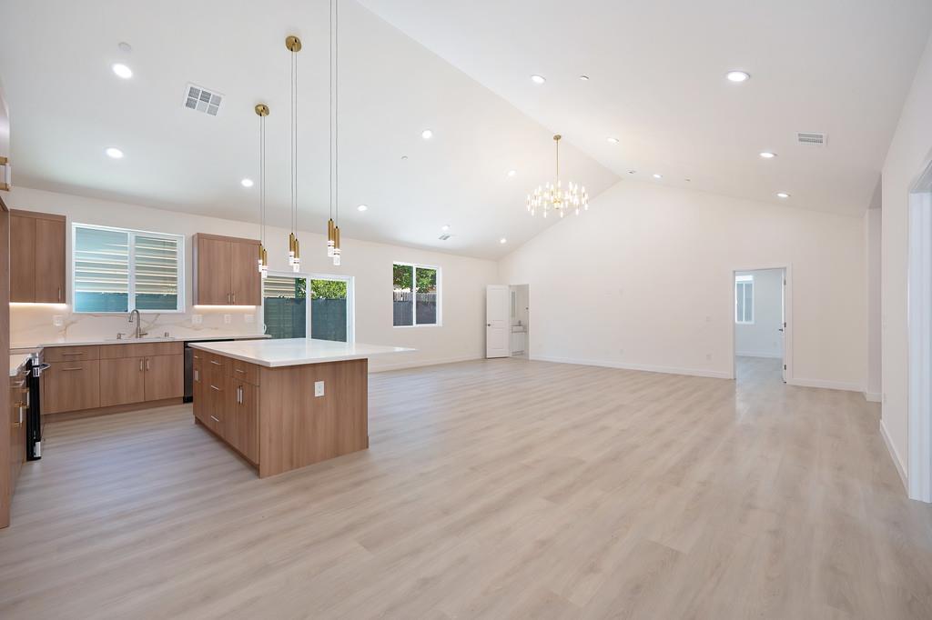 Detail Gallery Image 13 of 61 For 9437 Erwin Ave, Orangevale,  CA 95662 - – Beds | – Baths