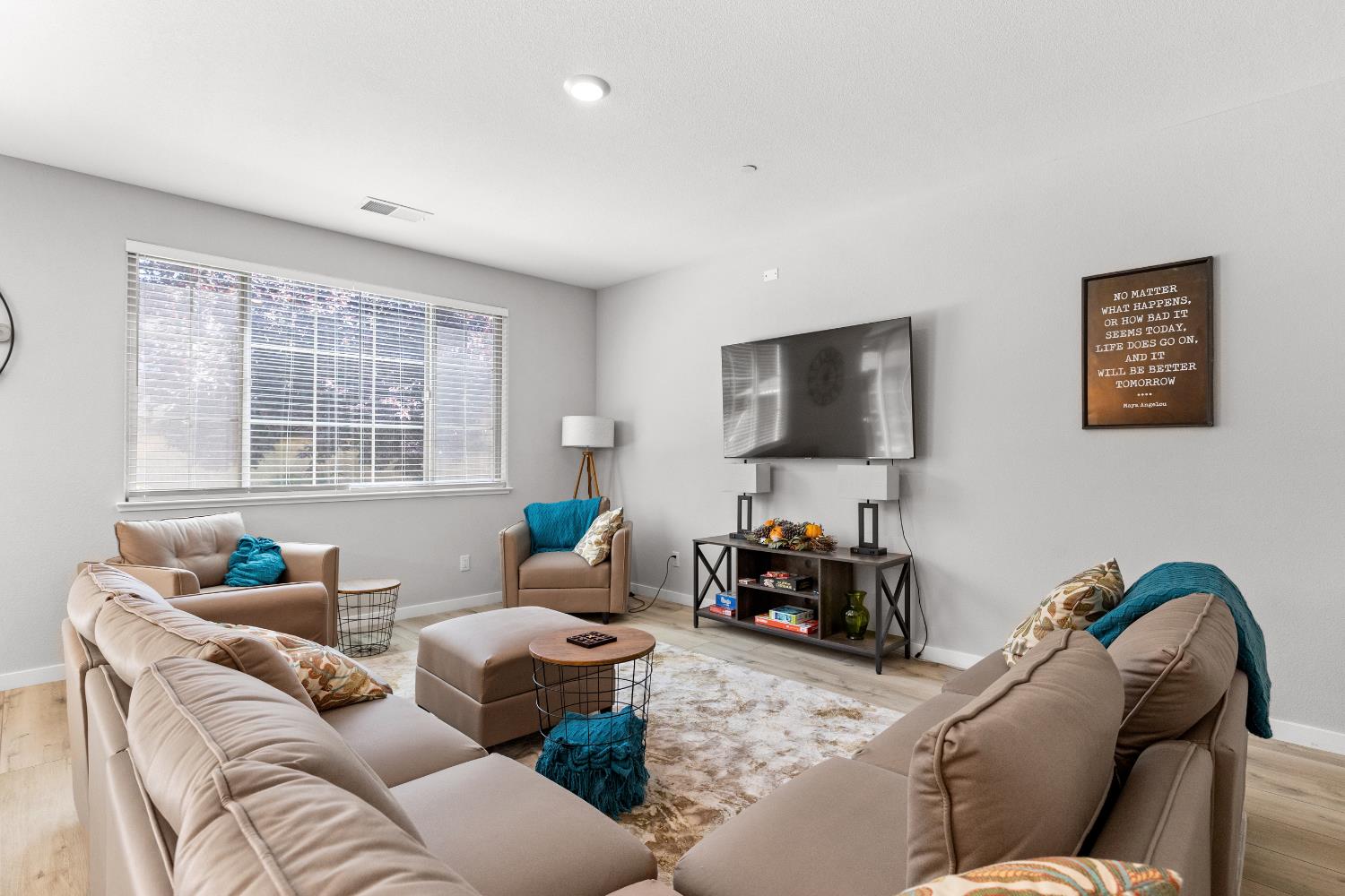 Detail Gallery Image 6 of 33 For 3247 Le Bourget Ln, Lincoln,  CA 95648 - 4 Beds | 3 Baths
