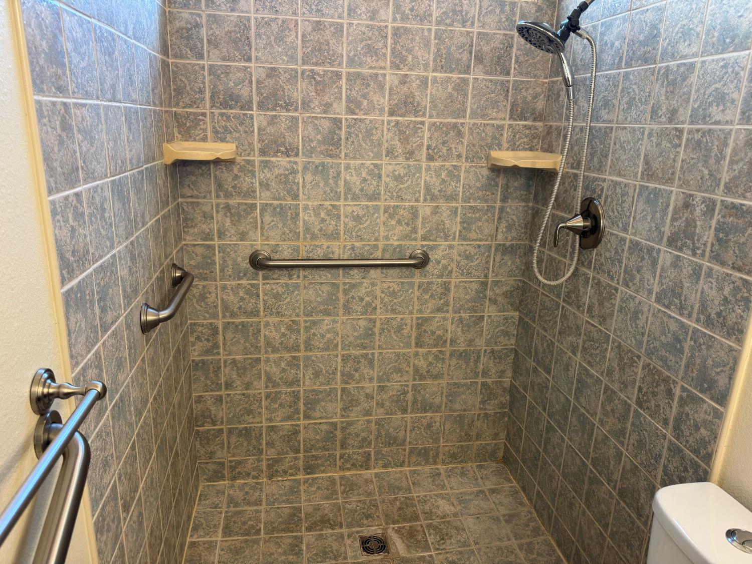 Detail Gallery Image 17 of 19 For 1353 Villa Dr, Merced,  CA 95340 - 3 Beds | 2 Baths