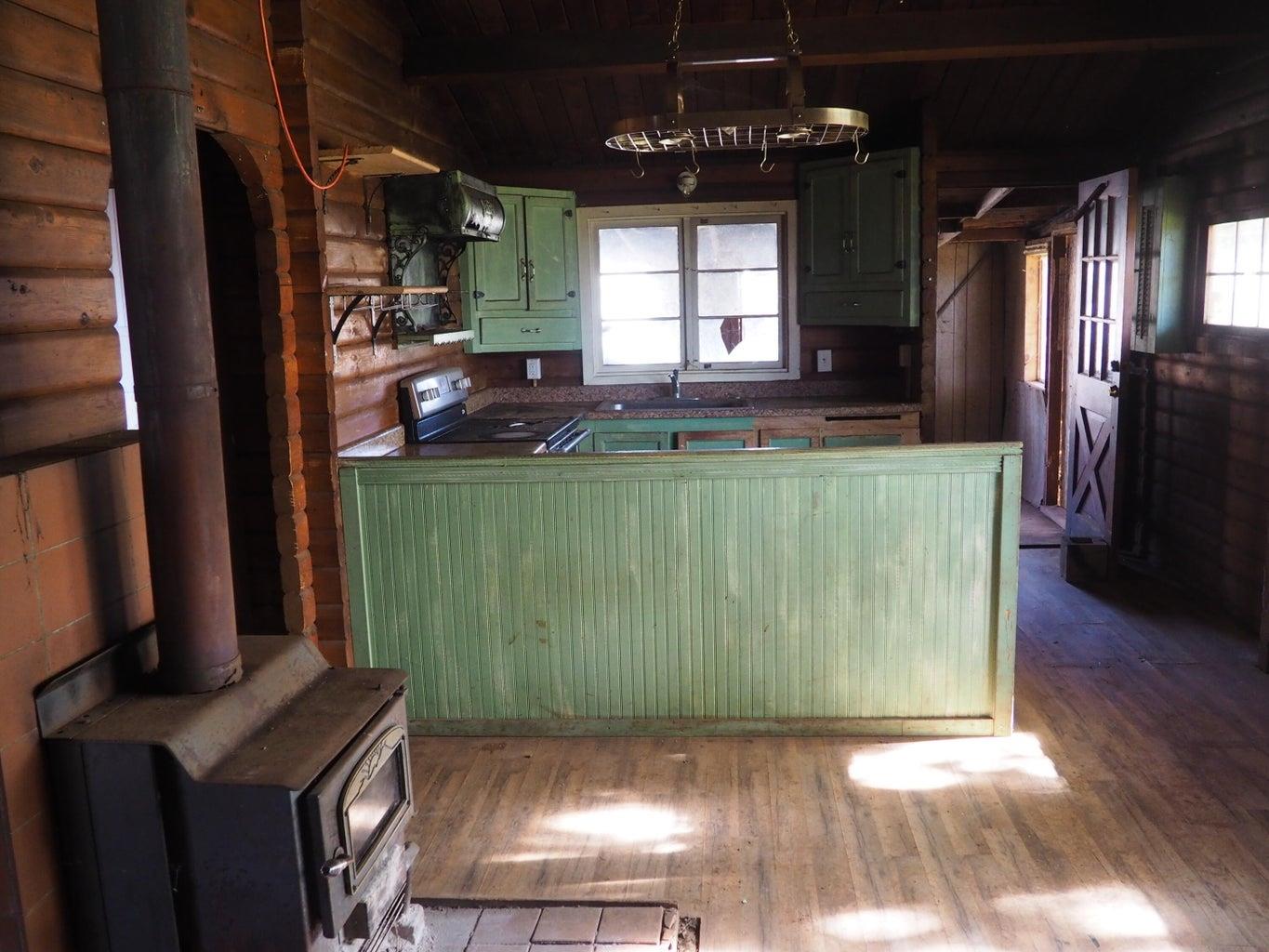 Detail Gallery Image 9 of 14 For 21705 S Powerhouse Rd, Manton,  CA 96059 - 2 Beds | 1 Baths