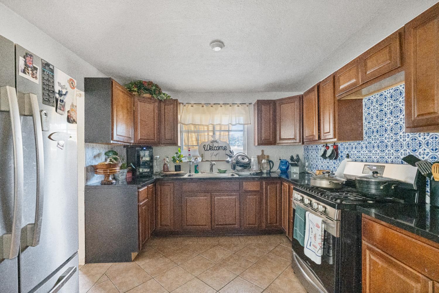 Detail Gallery Image 6 of 22 For 1260 T St, Merced,  CA 95341 - 2 Beds | 1 Baths