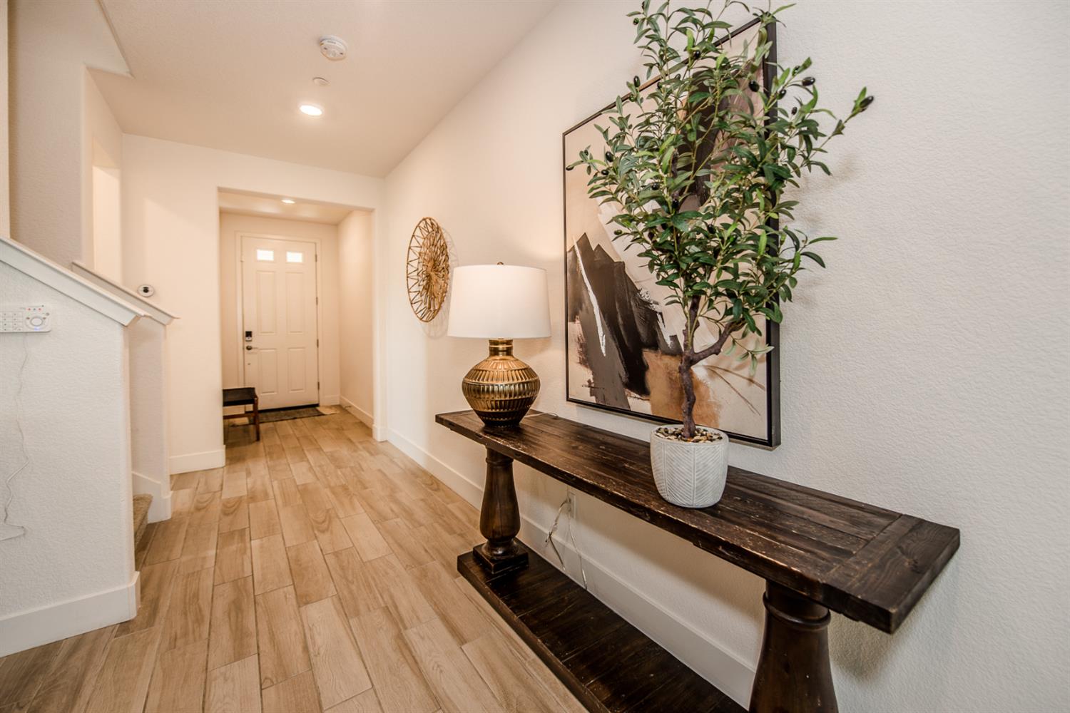 Detail Gallery Image 4 of 37 For 2751 Brookshire Cir, Woodland,  CA 95776 - 5 Beds | 3 Baths