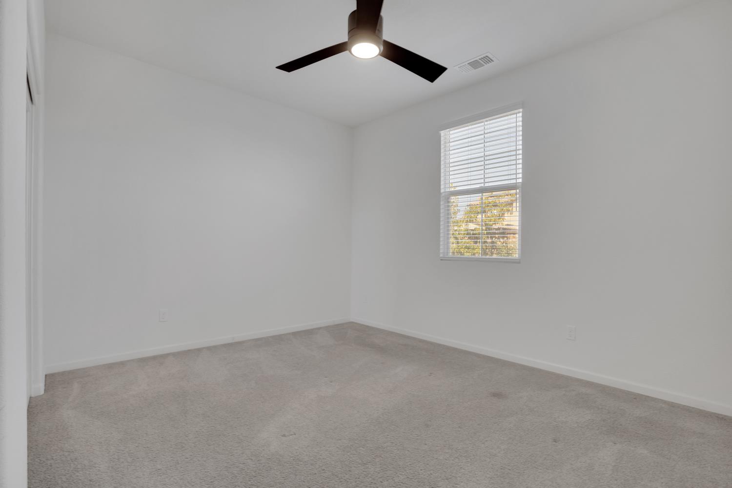 Detail Gallery Image 4 of 25 For 841 Stawell Dr, Patterson,  CA 95363 - 4 Beds | 2 Baths
