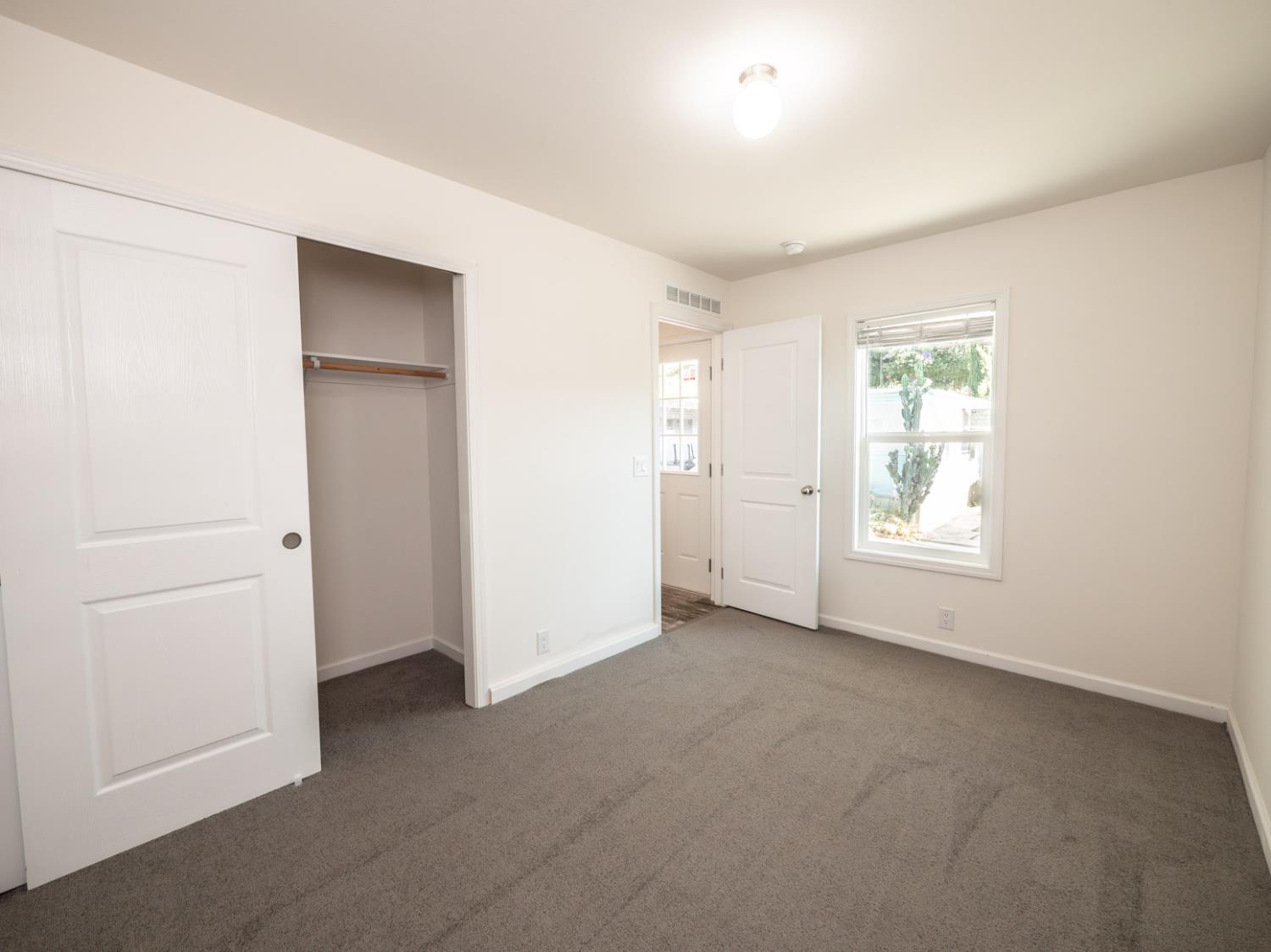 Detail Gallery Image 10 of 23 For 10711 Sherman Grove Ave 26, Sunland,  CA 91040 - 2 Beds | 2 Baths